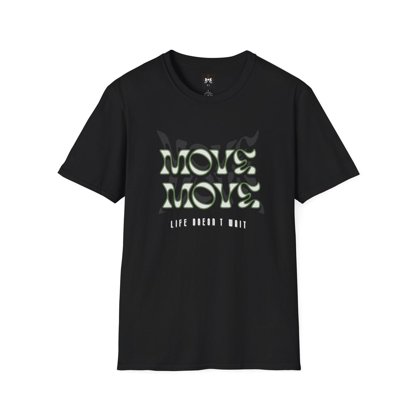 تي شيرت سوفت ستايل للجنسين | تي شيرت MOVE life doesn’t Wait Graphic | مثالي لأنماط الحياة النشطة والهدايا التحفيزية